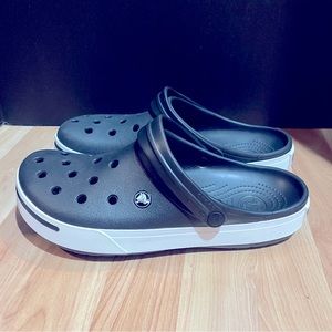Crocs size 10